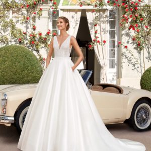 ISAURA Wedding Dress Aire Barcelona Collection 2021| Paris