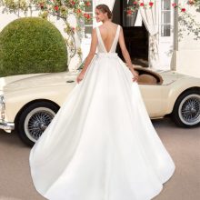 ISAURA Wedding Dress Aire Barcelona Collection 2021| Paris