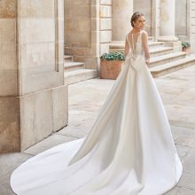 DIPLOMA Wedding Dress Aire Barcelona Collection 2022| Paris