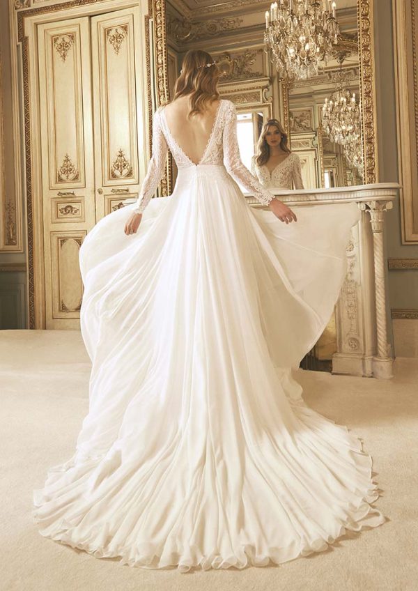 EBONY wedding dress: San Patrick collection 2022 Paris Boutique