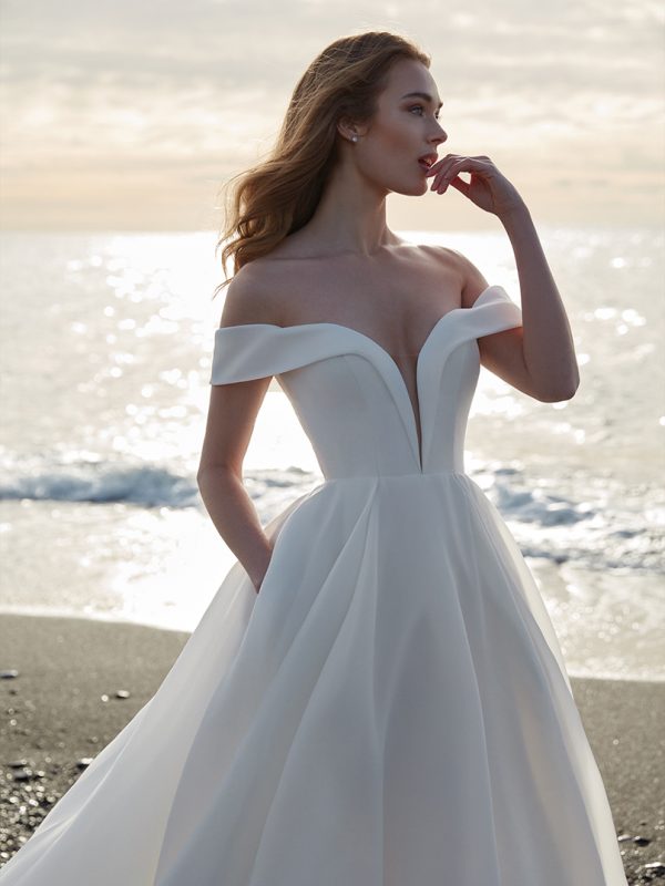 Robe de Mariée TINIA Nicole collection 2022 | Boutique Paris