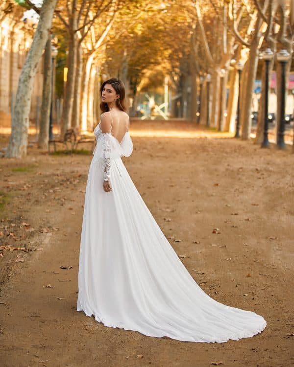 TAILANE Wedding Dress lunanovias collection 2023: Paris Boutique