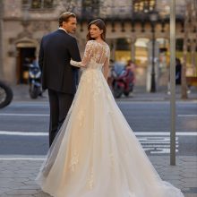 TEVAN Wedding Dress lunanovias collection 2023Paris