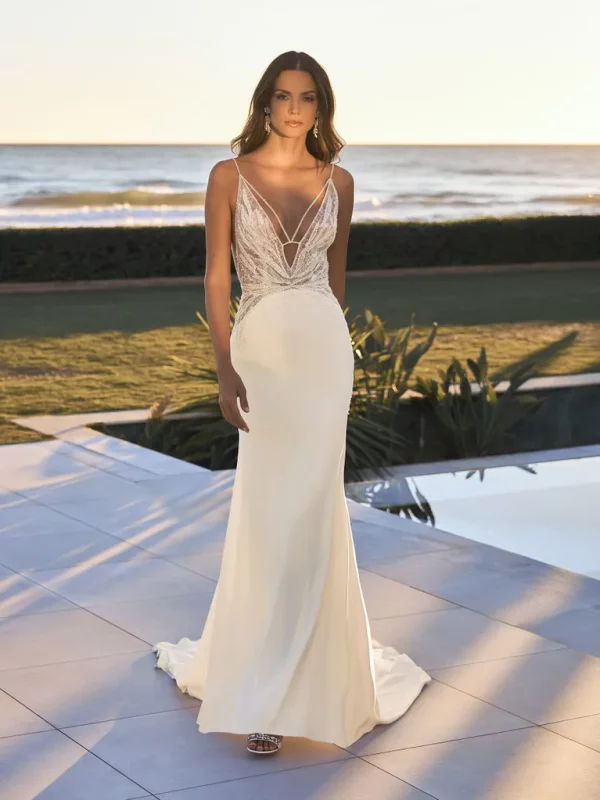 Robe de Mariée IRIS Pronovias collection 2023 | Mariée Parisienne