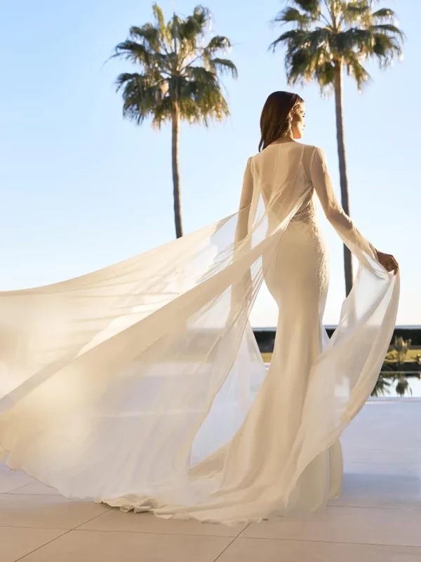 Robe de Mariée IRIS Pronovias collection 2023 | Mariée Parisienne