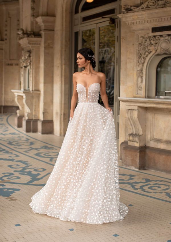 HOPKINS Wedding Dress Pronovias collection 2023 | Paris Boutique