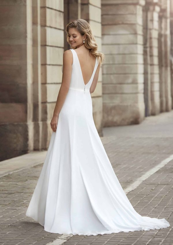 UMBRA Wedding Dress White one Collection 2023 Paris Boutique