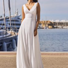 AMY Wedding Dress Pronovias collection 2023 | Paris Boutique