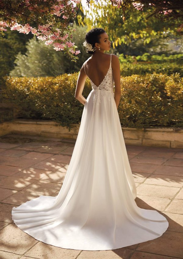 Robe de Mariée FLIRTS White One Collection 2024| Paris