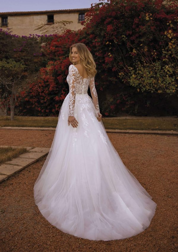 VIVA Wedding Dress White one Collection 2024 Paris Boutique