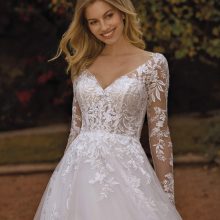 VIVA Wedding Dress White one Collection 2024 Paris Boutique