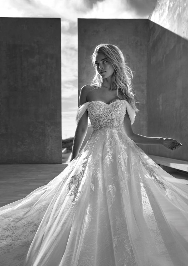 CLARIS Wedding Dress Pronovias collection 2024