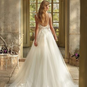 Robe de Mariée IVARA Collection Colet 2024 | Mariée Parisienne