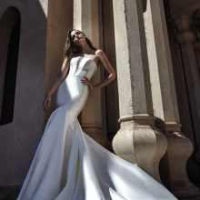 TASMAN Wedding Dress Pronovias collection 2024