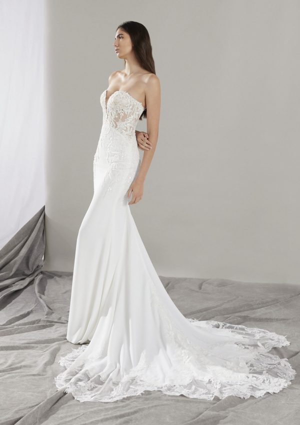 BALE Wedding Dress Pronovias collection 2025| Boutique Paris