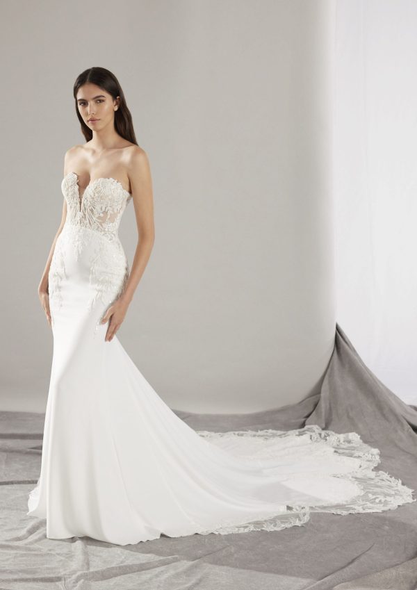 BALE Wedding Dress Pronovias collection 2025| Boutique Paris