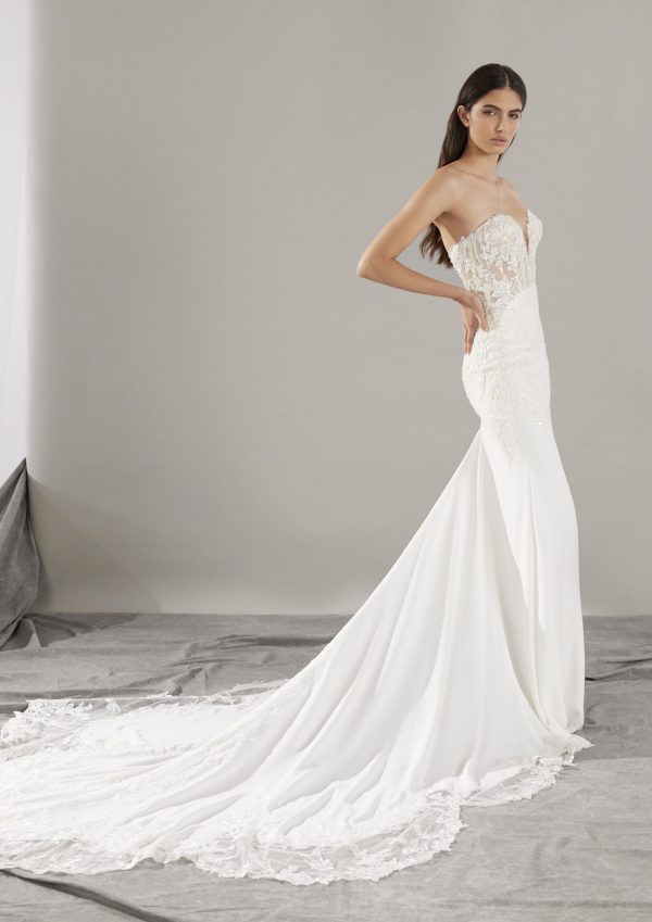 BALE Wedding Dress Pronovias collection 2025| Boutique Paris