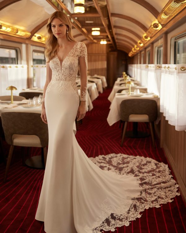 VARINIA Wedding Dress Aire Barcelona Collection 2025| Paris Boutique