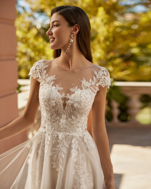 IRIANA Wedding Dress Aire Barcelona Collection 2025| Paris Boutique