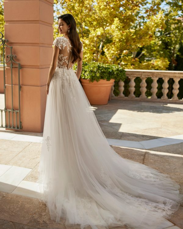 IRIANA Wedding Dress Aire Barcelona Collection 2025| Paris Boutique