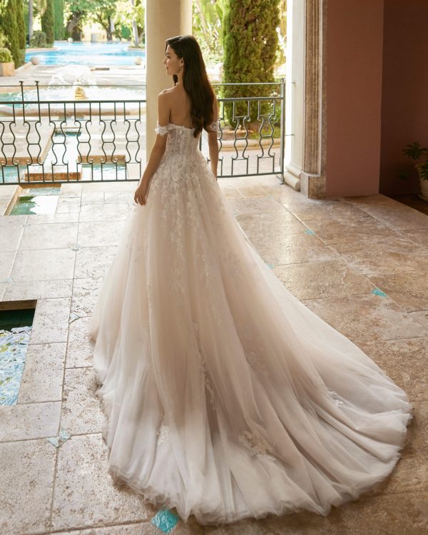 IVONNE Wedding Dress Aire Barcelona Collection 2025| Paris Boutique