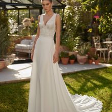 UGARIAN Wedding Dress Aire Barcelona Collection 2025| Paris Boutique