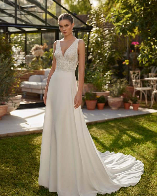 UGARIAN Wedding Dress Aire Barcelona Collection 2025| Paris Boutique