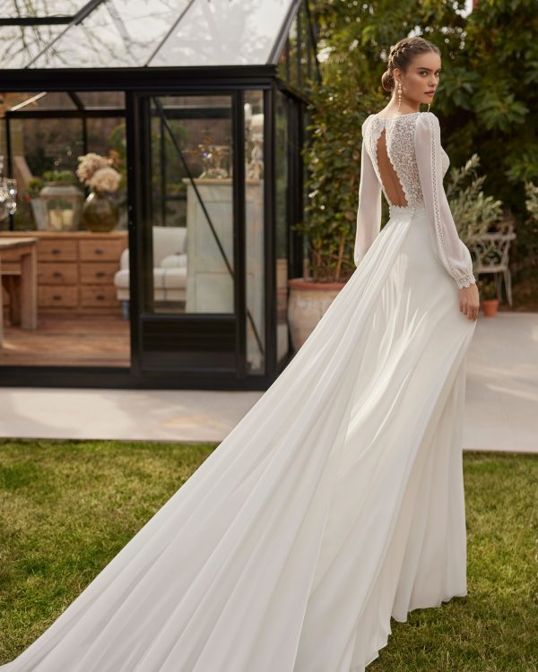 ULINDA Wedding Dress Aire Barcelona Collection 2025| Paris Boutique