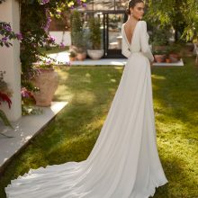 UBETH Wedding Dress Aire Barcelona Collection 2025| Paris Boutique