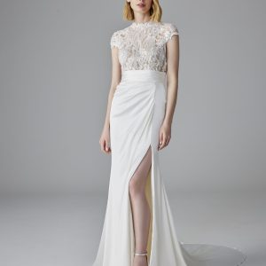 AGATHY Wedding Dress Pronovias collection 2025| Boutique Paris