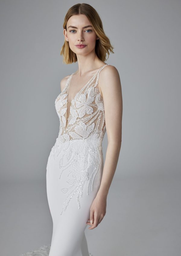 DEBBY Wedding Dress Pronovias collection 2025| Boutique Paris