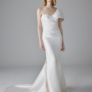 ETIENNES Wedding Dress Pronovias collection 2025| Boutique Paris