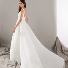 EUFEME Wedding Dress Pronovias collection 2025| Boutique Paris