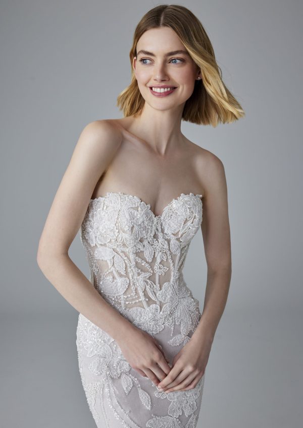 NUAGE Wedding Dress Pronovias collection 2025| Boutique Paris