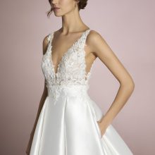 Robe de Mariée UMI White One Collection 2025| Paris