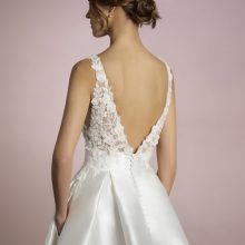 Robe de Mariée UMI White One Collection 2025| Paris