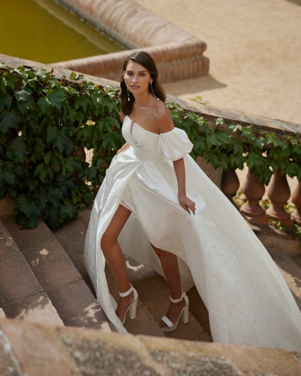 DOBER Wedding Dress Adriana alier collection 2025 Paris