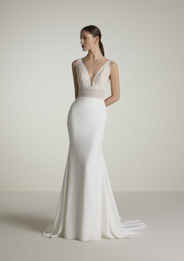 IKA wedding Dress: San Patrick collection 2025 Paris Boutique