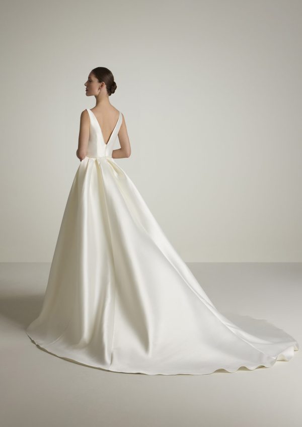 LOPES wedding Dress: San Patrick collection 2025 Paris Boutique