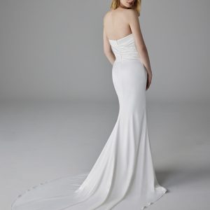 ROMENTINA Wedding Dress Pronovias collection 2025| Boutique Paris