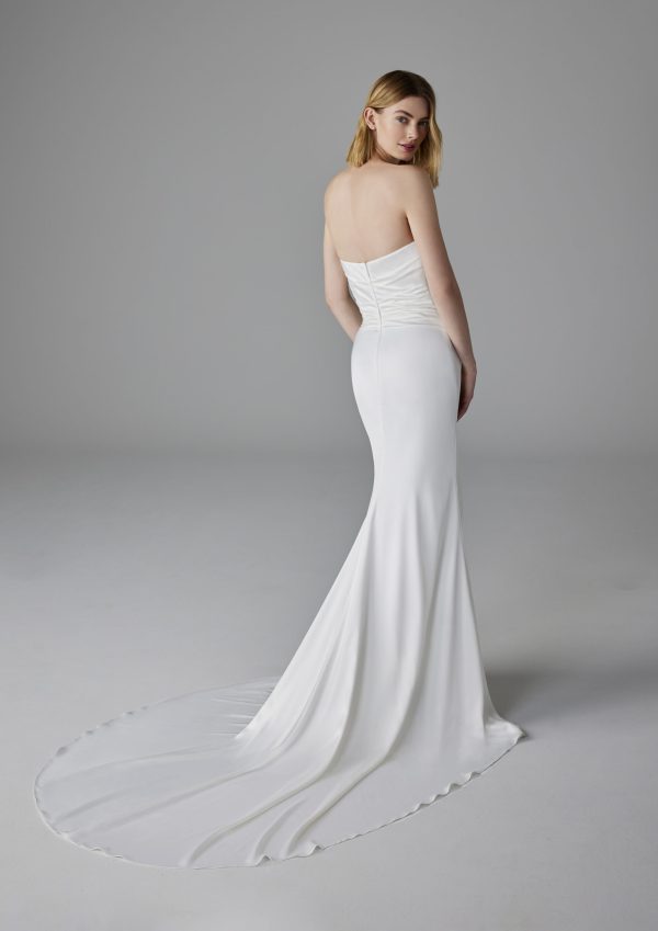 ROMENTINA Wedding Dress Pronovias collection 2025| Boutique Paris