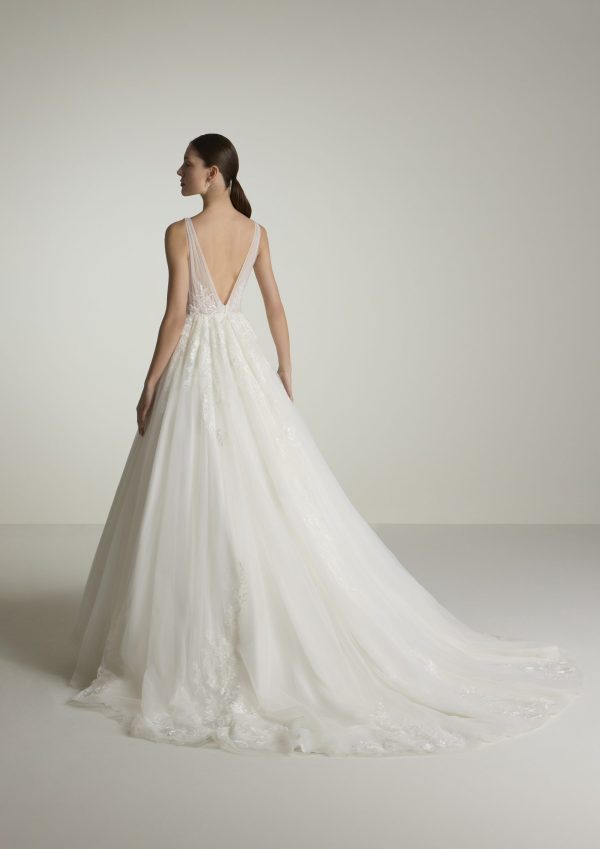 SONATTA wedding Dress: San Patrick collection 2025 Paris Boutique