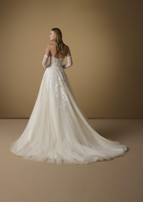 LYSINTHEA Nicole Wedding Dress collection 2025| Boutique Paris