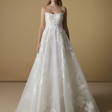 Robe de Mariée OIFE Nicole Milano collection 2025| Paris